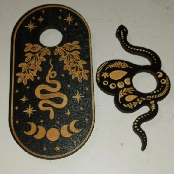 Sphere‎ holders - Picture 1 of 1